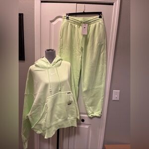 Nike ladies phoenix fleece oversized hoodie & jogger set size L/XL